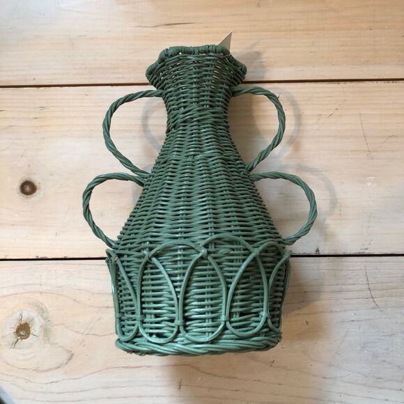 Threshold NWT Coastal Small Rattan Vase Green - Picture 4 of 11